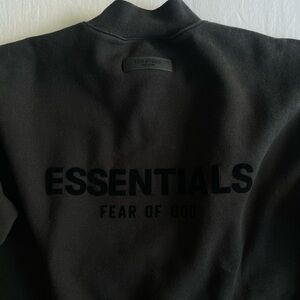 ESSENTIALS Fear of God Relaxed Crewneck Sweatshirt